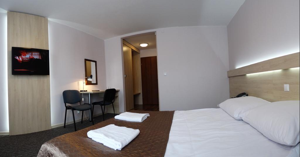 Hotel Junior Zamosc  Phòng bức ảnh